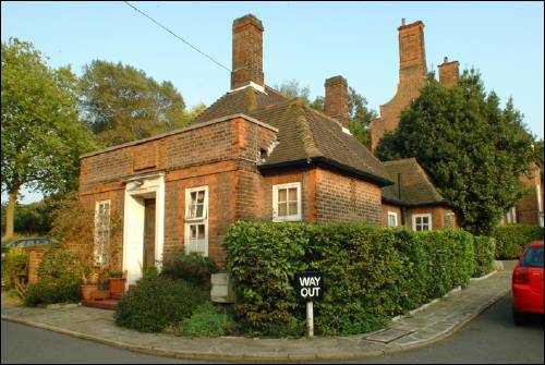 Heathcroft porter's lodge a